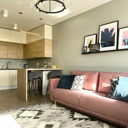 Luxury Pearl With Parking Place In Holesovice Prag Exterior foto